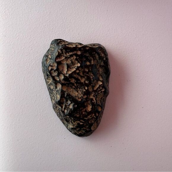 Textured Black and Brown Stone hide-a-key - Picture 1 of 3